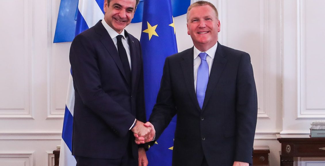 Ευρωπαίος-Επίτροπος-σε-Μητσοτάκη:-Έχουμε-εξαιρετική-συνεργασία-στον-τομέα-του-κράτους-δικαίου