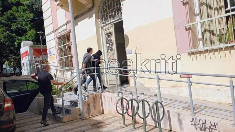 Προφυλακίστηκε-ο-30χρονος-που-παρέσυρε-την-28χρονη-σύζυγό-του-με-το-όχημά-του-–-Η-γυναίκα-φέρεται-να-μην-θυμάται-τι-έγινε