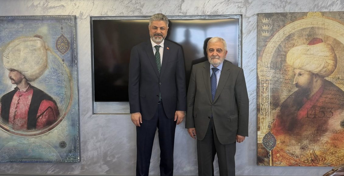 Επίσκεψη-του-Μητροπολίτη-Γέροντος-Δέρκων-Αποστόλου-στον-Διευθυντή-Βακουφίων-της-Πόλεως