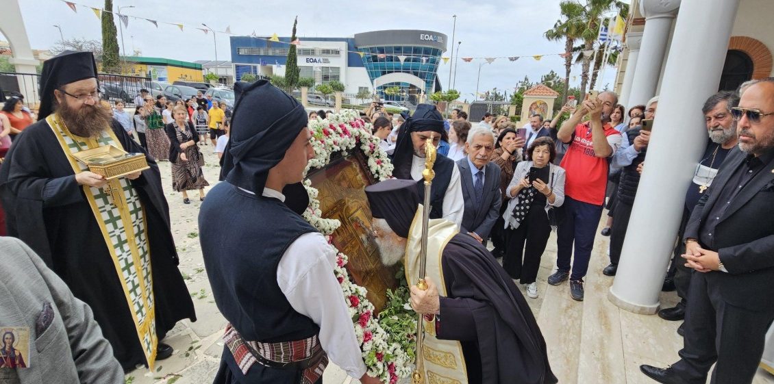 Στο-Παραλίμνι-η-Ιερά-εικόνα-Αγίου-Γεωργίου-Περιστερεώτα