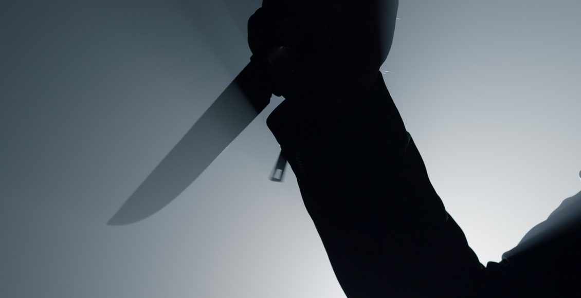 Συνελήφθη-54χρονη-στην-Κέρκυρα:-Όρμησε-στον-σύντροφό-της-με-μαχαίρι-και-προσπάθησε-να-τον-σκοτώσει