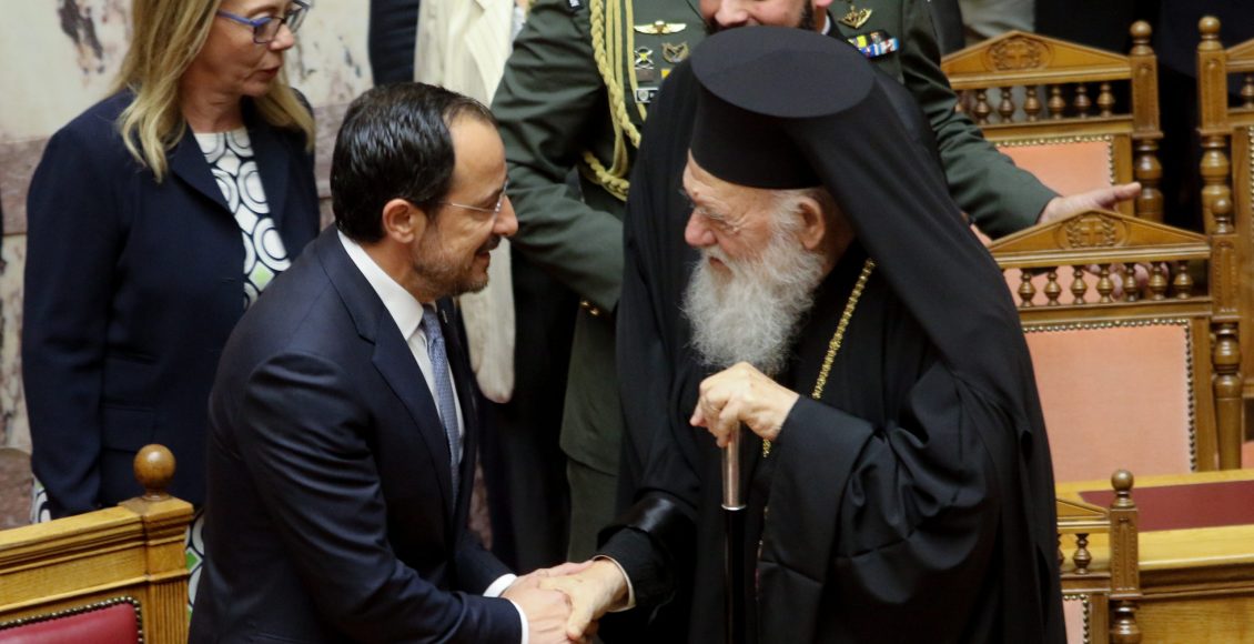 Ο-Αρχιεπίσκοπος-Ιερώνυμος-στην-ομιλία-του-Νίκου-Χριστοδουλίδη-στη-Βουλή