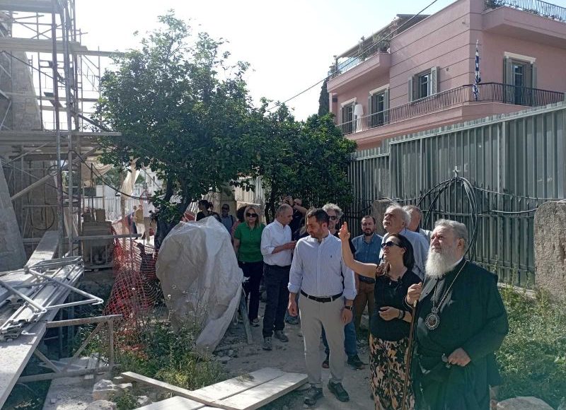 Ο-Μητροπολίτης-Χρυσόστομος-με-εκπροσώπους-της-τοπικής-αυτοδιοίκησης-στην-Αγία-Παρασκευή-Χαλκίδος