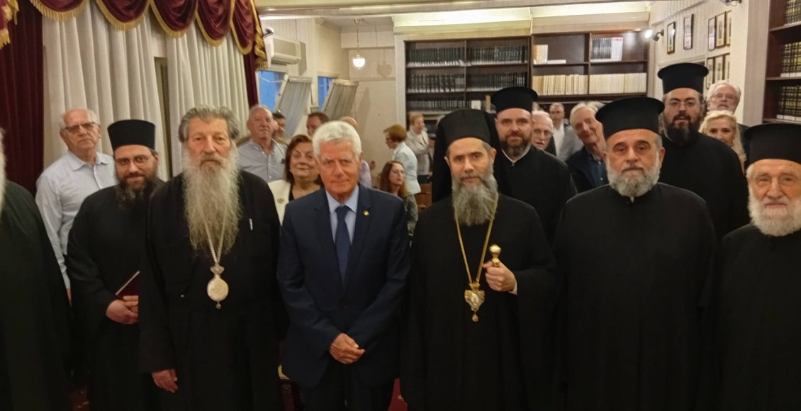 Αναστάσιμη-Εσπερίδα-και-τσούγκρισμα-του-αυγού-στην-Εστία-Θεολόγων-Χάλκης-και-Φίλων-αυτής