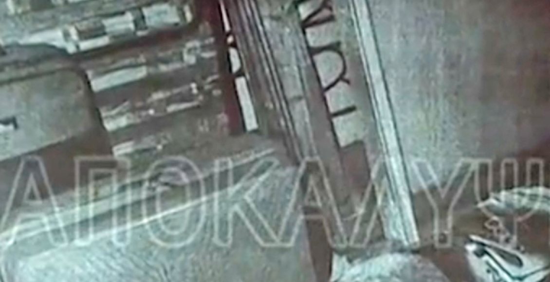 «Τους-πήγαν-ρούχα-και-τα-άφησαν-να-σαπίσουν»:-Σοκάρουν-οι-εικόνες-από-το-σπίτι-στο-Περιστέρι