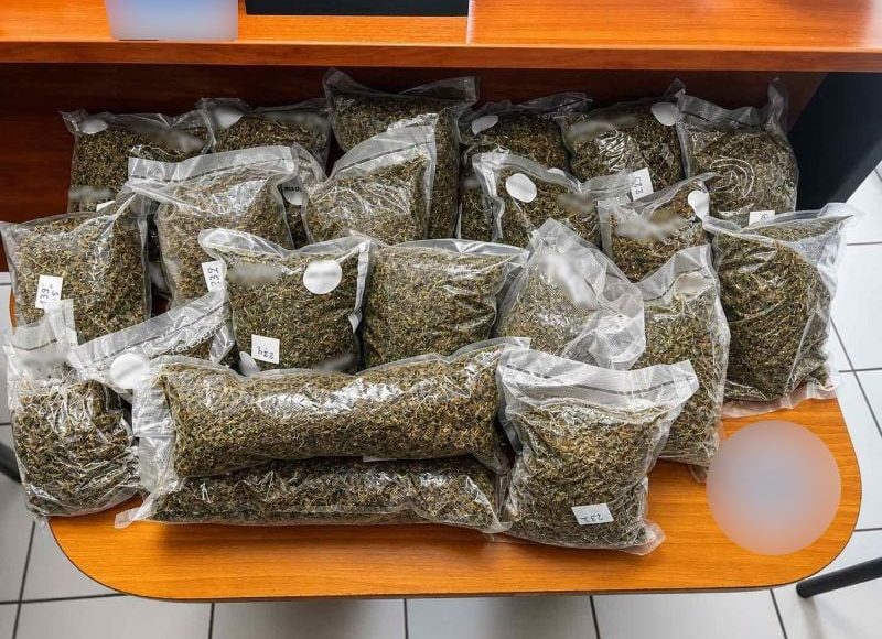 Χειροπέδες-σε-αλλοδαπό-στη-Θεσσαλονίκη-–-Κατασχέθηκαν-πάνω-από-4,8-κιλά-κάνναβης-σε-οικία