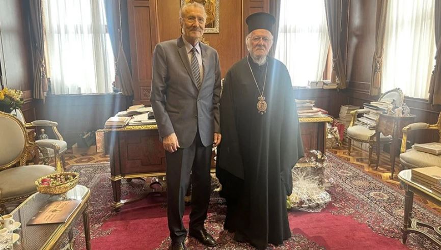 Στον-Οικουμενικό-Πατριάρχη-ο-πρώην-Πρόεδρος-της-Ρουμανίας,-Εμίλ-Κωνσταντινέσκου