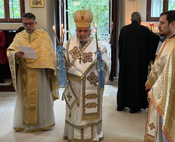 Η-εορτή-των-Αγίων-Κωνσταντίνου-και-Ελένης-στον-εορτάζοντα-Ιερό-Νεκροταφειακό-Ναό-Θεραπείων