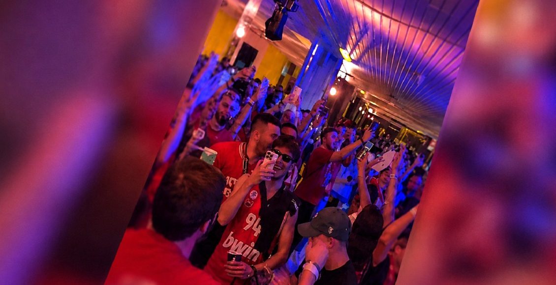 Σπαρταριστές-εικόνες-από-τo-vip-lounge-του-Τ-center:-Ο-dj-έπαιξε-το-«Νοικιάστηκε»-και-έγινε-χαμός-από-τους-φίλους-του-Ολυμπιακού