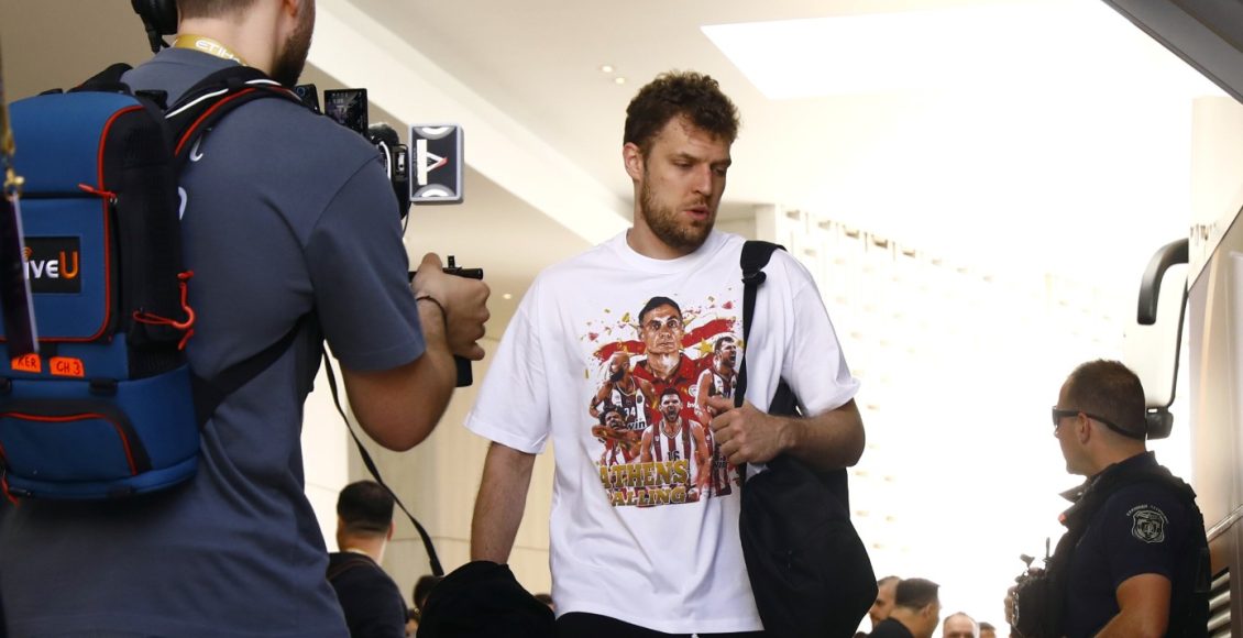 Ολυμπιακός-–-Ρεάλ-Μαδρίτης:-Το-t-shirt-του-Βεζένκοβ-έκλεψε-τις-εντυπώσεις