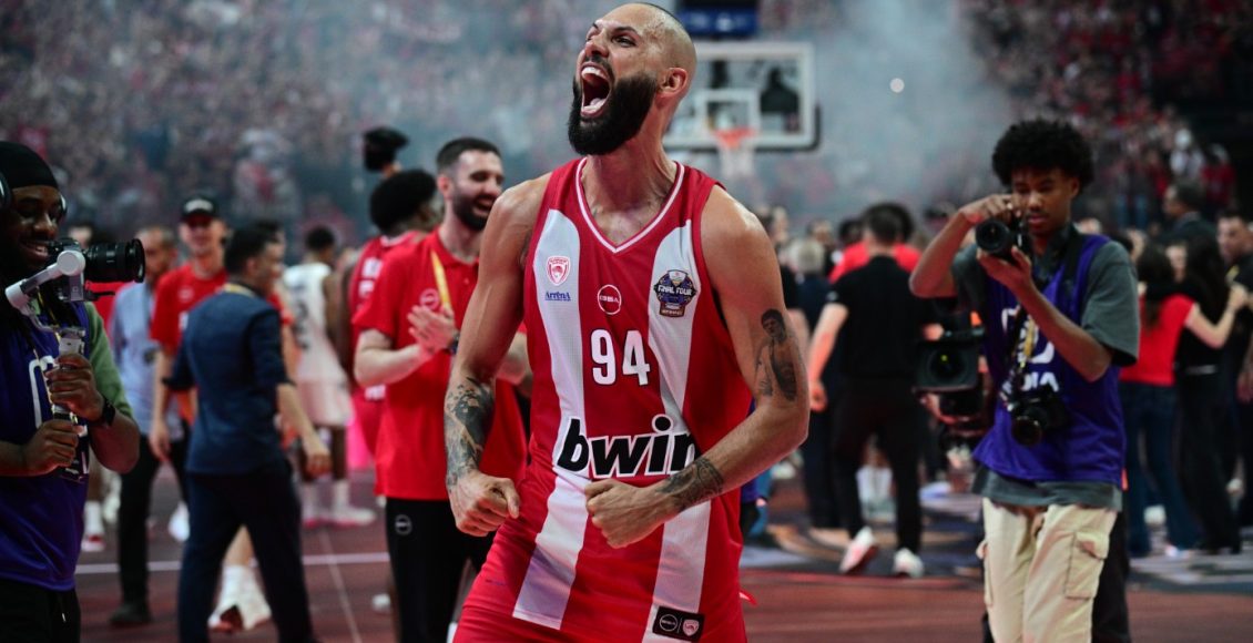Πρωταθλητής-Ευρώπης-ο-Ολυμπιακός-για-4η-φορά-στην-ιστορία-του:-Νίκησε-με-92-85-τη-Ρεάλ-Μαδρίτης-στο-κατακόκκινο-ΟΑΚΑ!