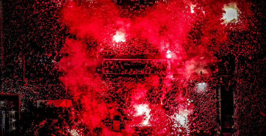 Ξέφρενοι-πανηγυρισμοί-σε-όλη-την-Ελλάδα-για-το-4ο-ευρωπαϊκό-τρόπαιο-του-Ολυμπιακού-–-«Κάηκε»-ο-Πειραιάς