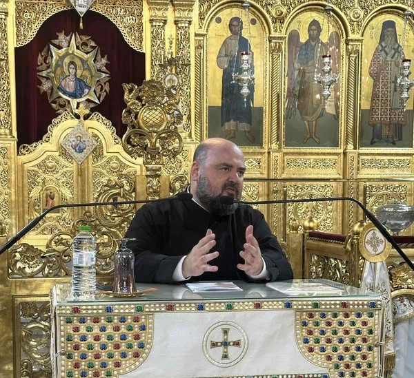 «Η-Χαρά-ως-Παρουσία-του-Αγίου-Πνεύματος»:-Με-ιδιαίτερη-συγκίνηση-η-παρουσίαση-του-νέου-βιβλίου-του-π.-Λίβυου-στη-Λάρισα
