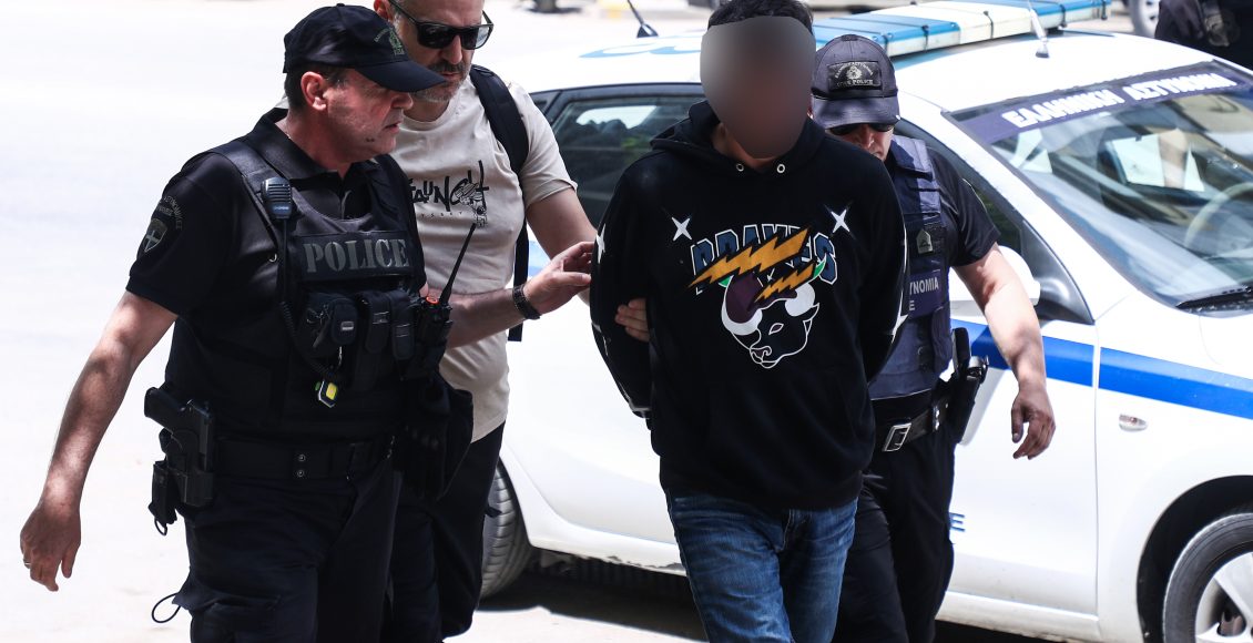 Φρικτές-αποκαλύψεις-για-την-πατροκτονία-στη-Θεσσαλονίκη-–-Σκότωσε-τον-πατέρα-του-με-14-χτυπήματα-με-κατσαβίδι-στο-πρόσωπο