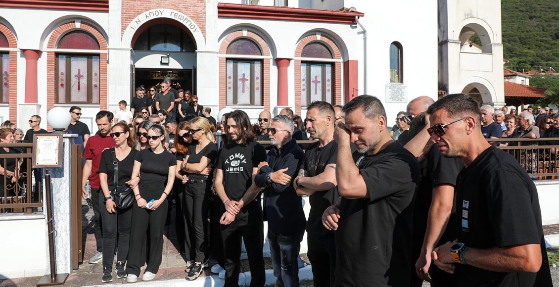 Σε-κλίμα-βαριάς-οδύνης-τελέστηκε-το-απόγευμα-της-Τρίτης-η-κηδεία-του-Παρασκευά-Άντζα-στη-Δράμα