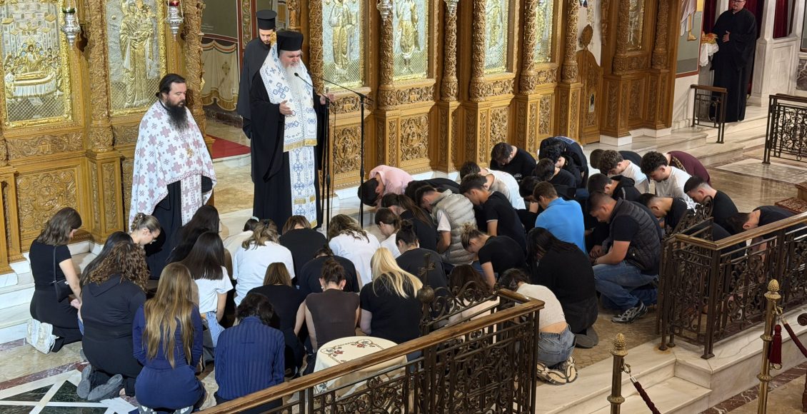 Ο-Μητροπολίτης-Καλαμαριάς-Ιουστίνος-κοντά-στους-διαγωνιζομένους-στις-Πανελλήνιες-εξετάσεις