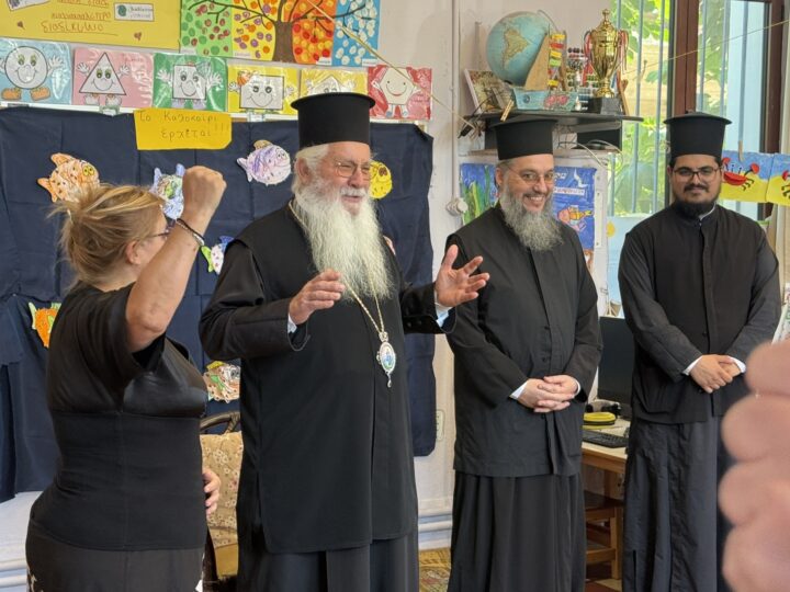 Ο-Θηβών-Γεώργιος-κοντά-στους-μαθητές-των-Σχολείων