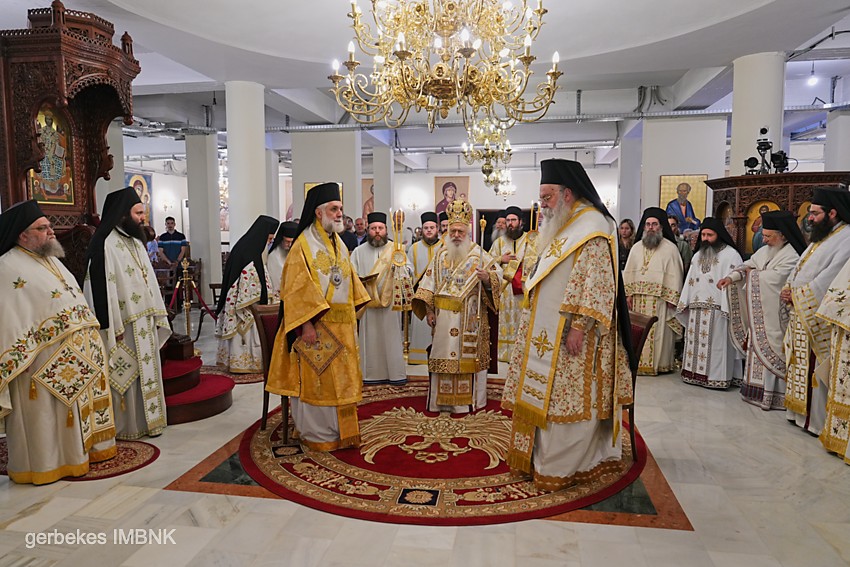 Πολυαρχιερατικό-Συλλείτουργο-και-χειροτονία-στον-Ναό-Αγίου-Λουκά-Βέροιας