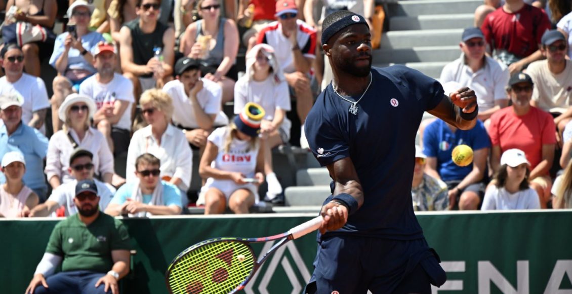 roland-garros:-«Πιάστηκαν»-στα-χέρια-Τιαφό-και-Φαρία,-με-τη-διαιτητή-του-αγώνα-να-επεμβαίνει