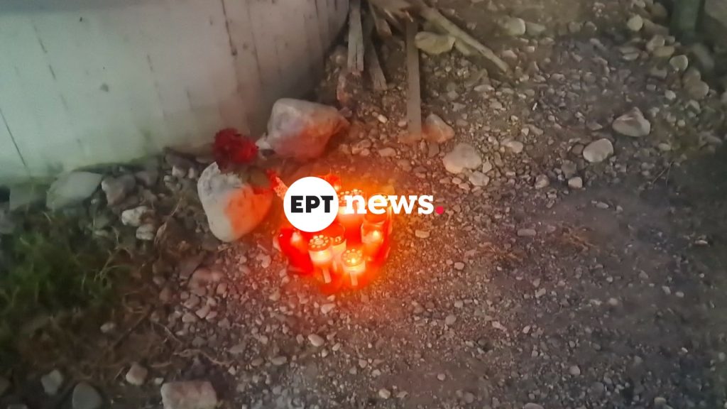 Πάτρα:-Πώς-έγινε-το-τροχαίο-που-έχασαν-τη-ζωή-τους-πατέρας-και-γιος-–-Λουλούδια-και-κεριά-στο-σημείο-του-δυστυχήματος-άφησαν-φίλοι-και-συγγενείς