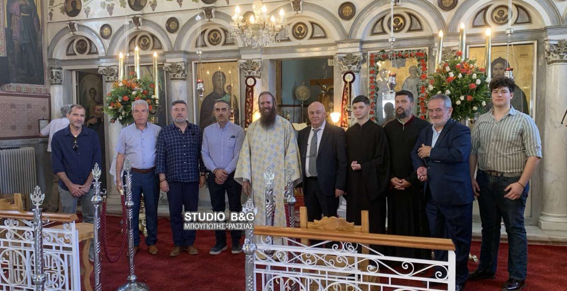 Ο-Επίσκοπος-Τολιάρας-στην-εορτή-του-Αγίου-Πνεύματος-στο-Λυγουριό-Αργολίδας