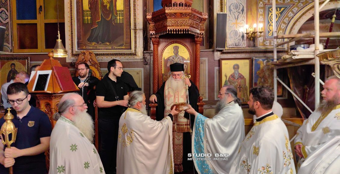 Η-ιστορική-συνοικία-της-Πρόνοιας-στο-Ναύπλιο-γιορτάζει-την-Αγία-Τριάδα