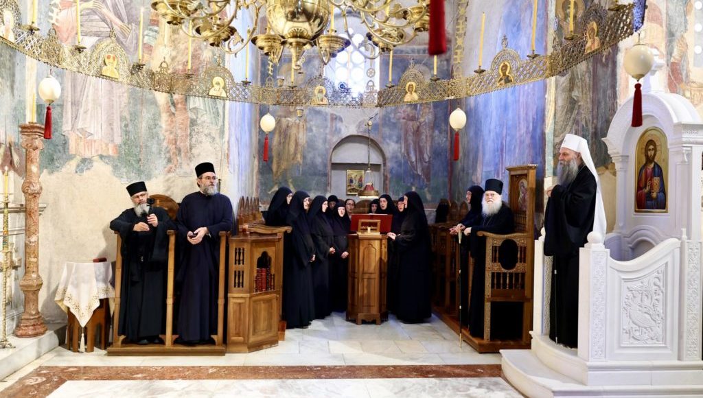 Η-ευλογία-της-Παναγίας-στα-Μοναστήρια-της-Σερβίας