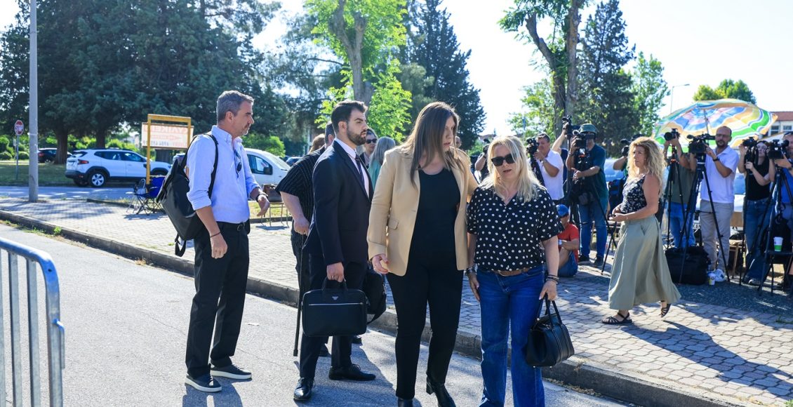 Τέμπη:-Η-εισαγγελική-πρόταση-που-φέρνει-ανατροπές-στη-δίκη-–-Ένταση-στην-αίθουσα-με-συγγενείς-θυμάτων