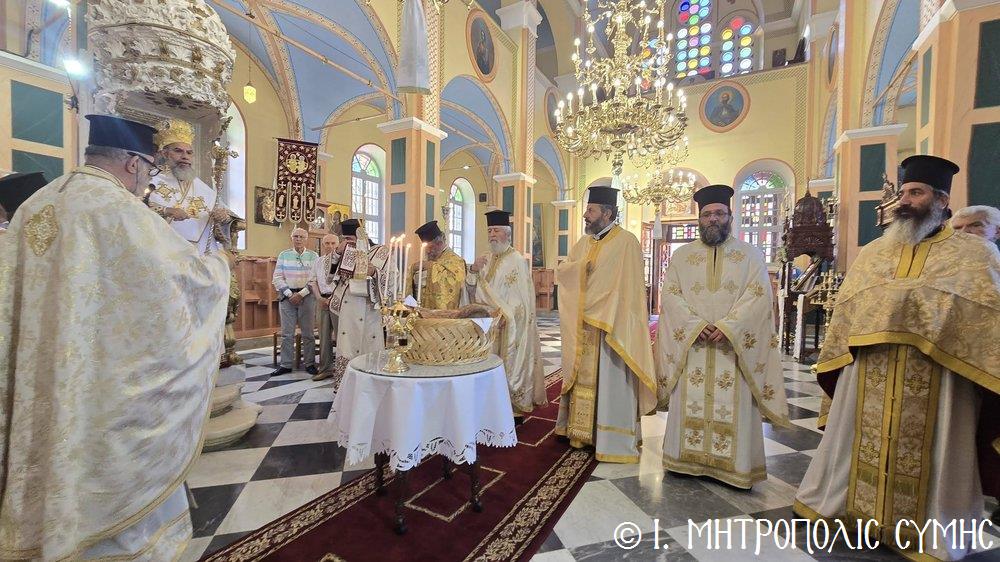 Η-πανήγυρη-της-Ενορίας-Αγίας-Τριάδος-Σύμης