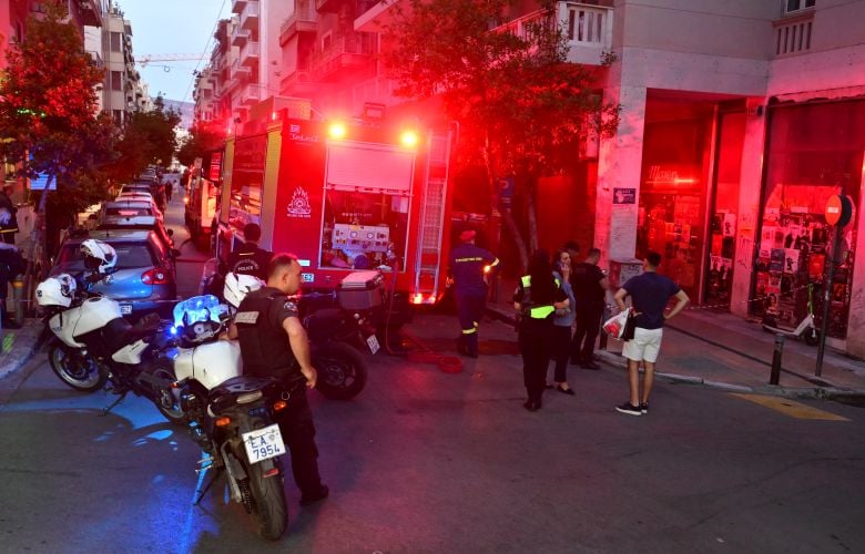 Ξέσπασε-φωτιά-σε-υπόγεια-αποθήκη-στο-Κολωνάκι