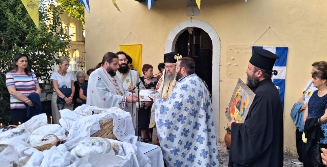 Ο-Πανηγυρικός-Αρχιερατικός-Εσπερινός-του-Αγίου-Πνεύματος-στο-Καλλιγόνι-Λευκάδος