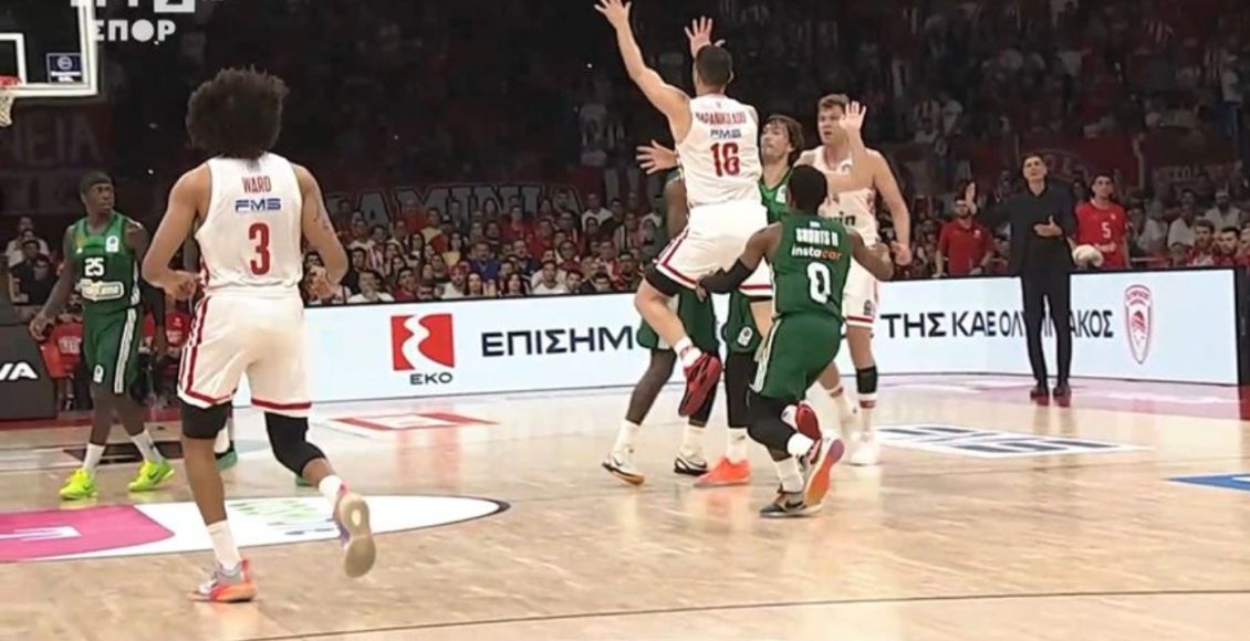 Ολυμπιακός-–-Παναθηναϊκός:-Το-απίθανο-buzzer-beater-του-Παπανικολάου-από-το-κέντρο-του-γηπέδου