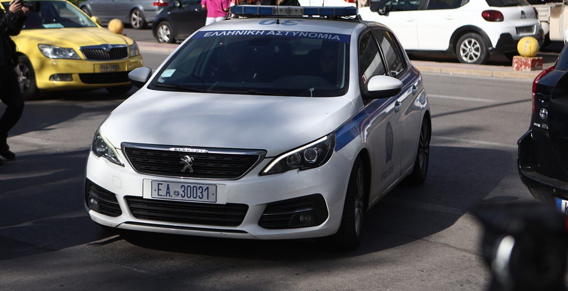 Άγριο-ξύλο-με-διαρρήκτες-στην-Καλλιθέα:-Μπήκαν-να-κλέψουν,-τους-«τσάκωσε»-ο-ιδιοκτήτης,-συνεπλάκησαν-και-συνελήφθησαν-όλοι