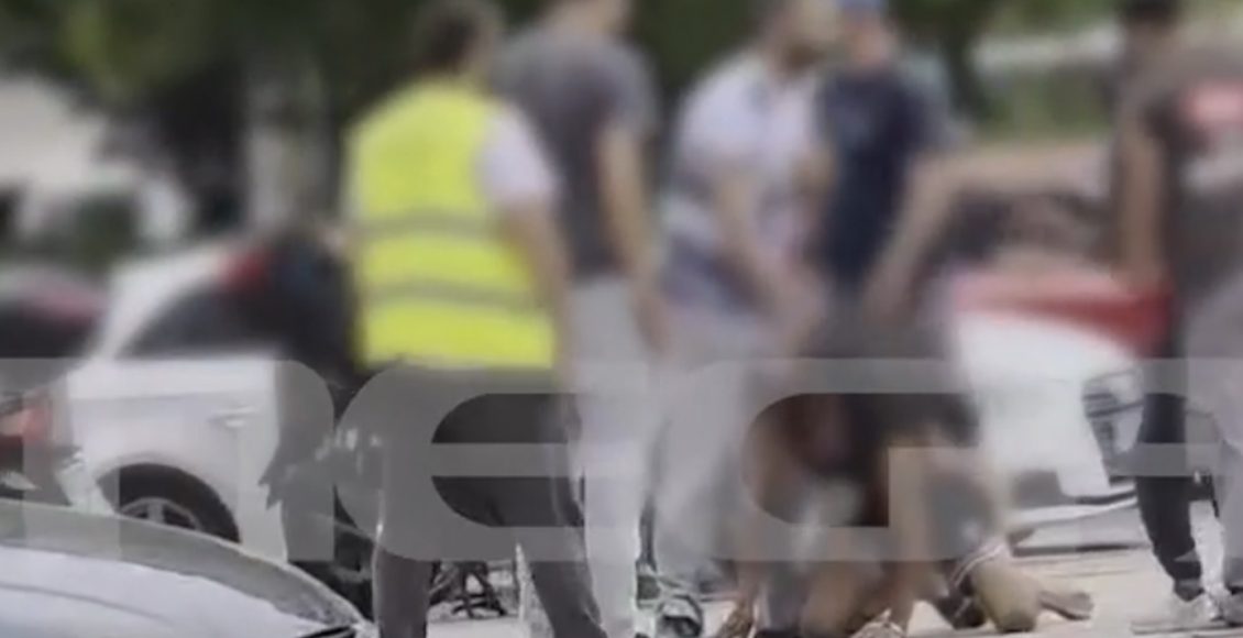 Καλλιθέα:-Ποινικές-διώξεις-για-το-επεισόδιο-του-ομογενή-με-τους-δύο-Αιγύπτιους-–-Απίστευτα-άγριες-σκηνές-ξυλοδαρμού-από-τα-νέα-αποκαλυπτικά-βίντεο