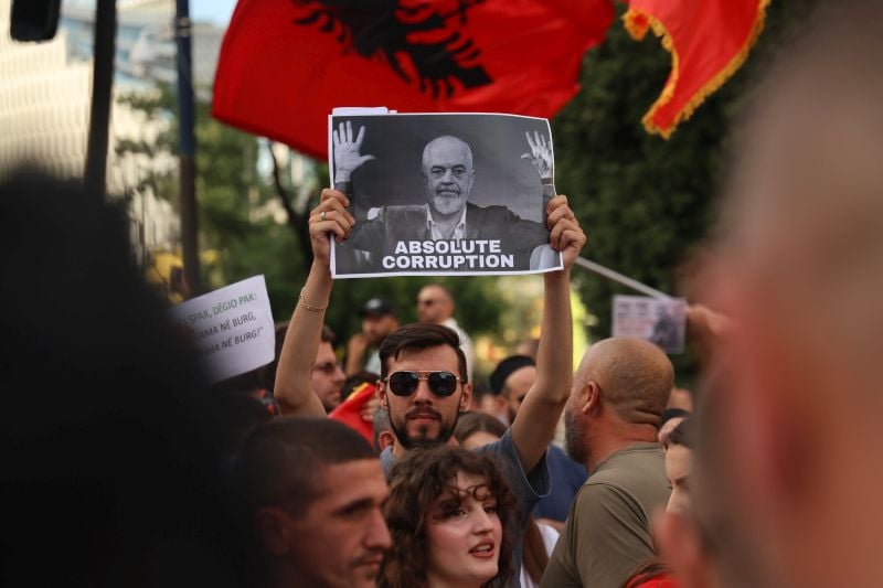 Νέες-διαδηλώσεις-στην-Αλβανία-εναντίον-του-τουριστικού-σχεδίου-που-συνδέεται-με-τον-Τραμπ-–-«Θα-είναι-μοιραίο»