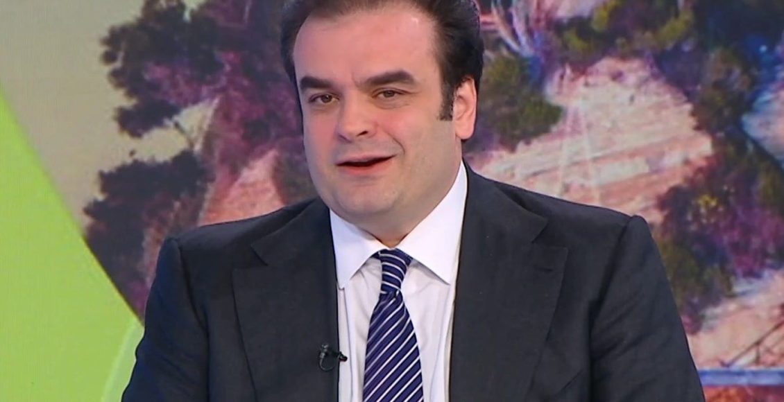 Πιερρακάκης:-«Η-ρήτρα-διαφυγής-για-την-ενέργεια-αντιστοιχεί-σε-έργα-1,5-δισ-ευρώ-την-τριετία-’26-’28.-Οι-επενδύσεις-αυτές-θα-μειώσουν-το-κόστος-για-τους-πολίτες»