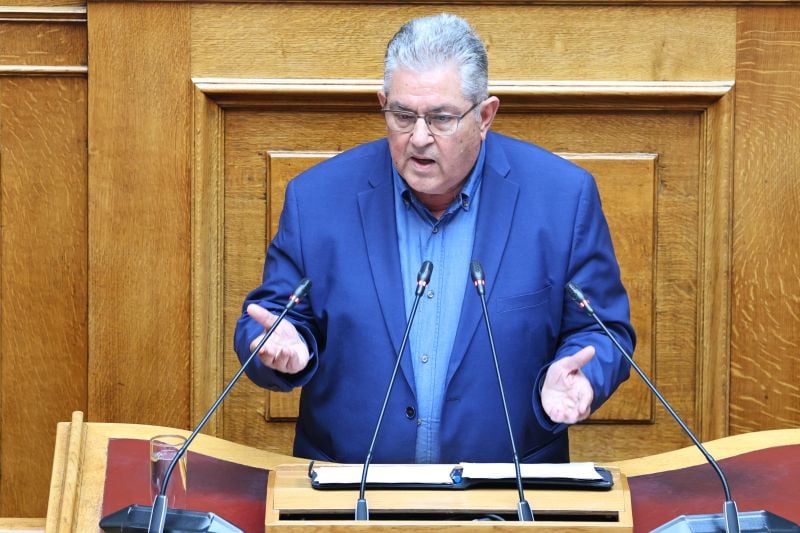 Κουτσούμπας:-«Η-κυβέρνηση,-ενόψει-και-των-εκλογών,-στοχεύει-στο-να-ξεχαστούν-οι-τεράστιες-ευθύνες-για-τα-σκάνδαλα»