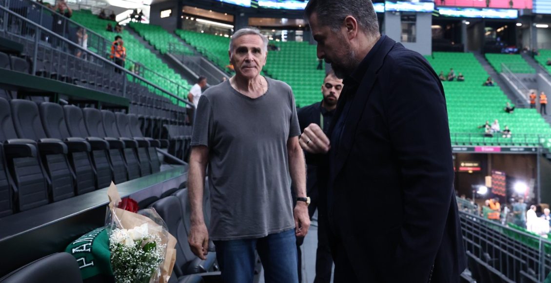 Παναθηναϊκός-–-Ολυμπιακός:-Λουλούδια-από-τους-«ερυθρόλευκους»-στη-μνήμη-του-Παύλου-Γιαννακόπουλου-–-Δηλώσεις-Μπαφέ