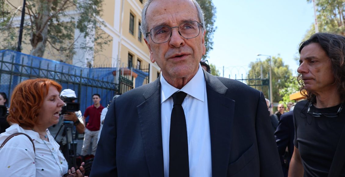 Ο-Αντώνης-Σαμαράς-κατέθεσε-στη-δίκη-για-την-υπόθεση-του-Σήφη-Βαλυράκη-–-«Ήταν-μια-βίαια-δολοφονία»