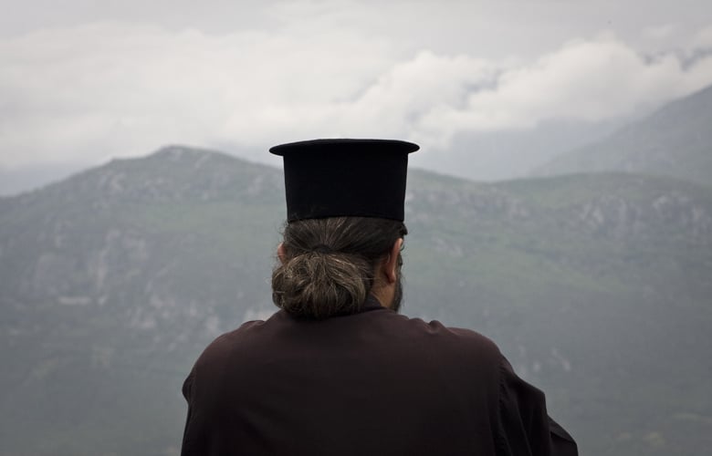Εξαγοράσιμη-ποινή-φυλάκισης-18-μηνών-σε-ιερέα-για-ενδοοικογενειακή-απειλή