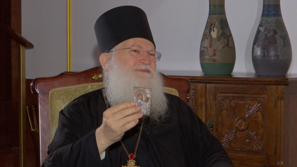 Γέροντας-Εφραίμ-Βατοπαιδινός:-Θα-ειρηνεύσει-ο-λαός-της-Σερβίας-από-την-παρουσία-της-Αγίας-Ζώνης-(ΒΙΝΤΕΟ)