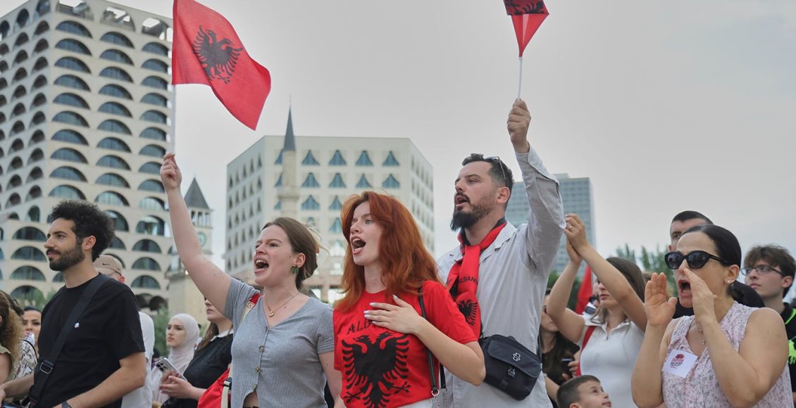 kατακραυγή-στην-Αλβανία-για-πιθανές-επενδύσεις-που-συνδέονται-με-τον-γαμπρό-του-Τραμπ-–-«Καμιά-συμφωνία-για-το-νησί-Σαζάν»-λέει-ο-Ράμα