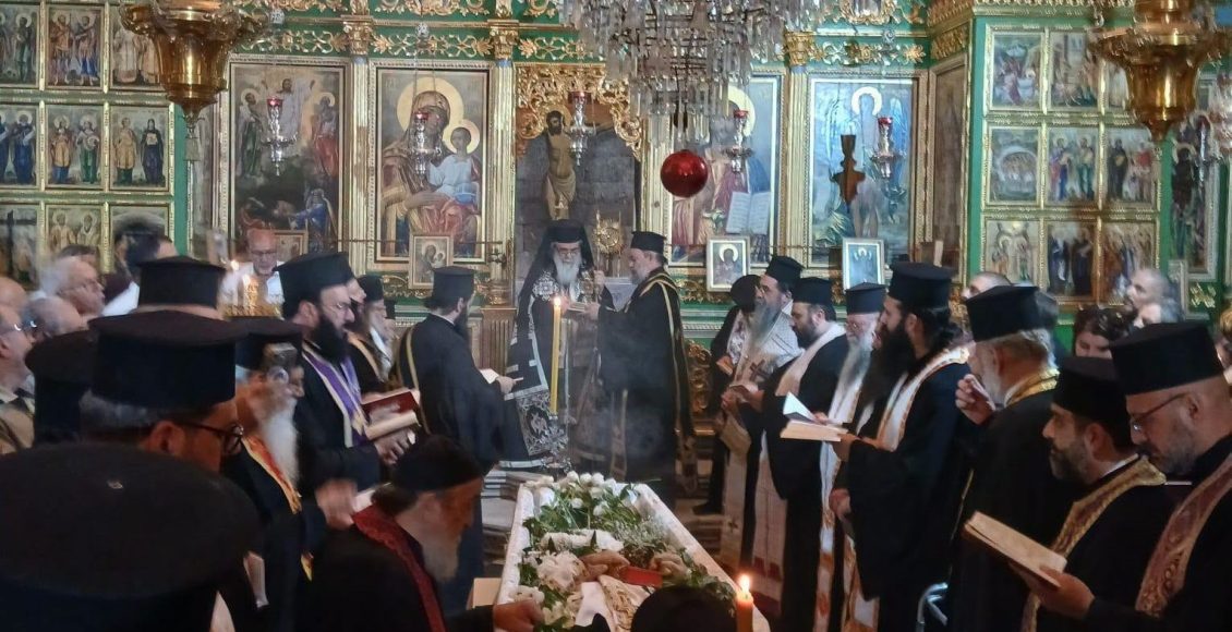 Το-«ύστατο-χαίρε»-στον-Αρχιμανδρίτη-Ιλαρίωνα-Γραμμένο,-Ηγούμενο-της-Μονής-Θαβωρίου-Όρους