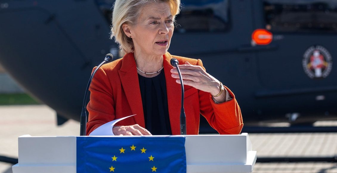Η-φον-ντερ-Λάιεν-χαιρετίζει-τον-Κιρ-Στάρμερ-που-συνέβαλε-στην-ενίσχυση-της-ασφάλειας-της-Ευρώπης-και-της-Ουκρανίας