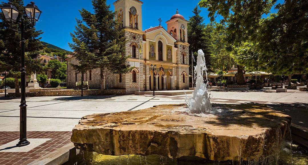Ευχαριστίες-Μητροπόλεως-Καλαβρύτων-στην-ομάδα-«thyella-aigiou-fc»-για-την-στήριξή-στο-«Στέκι-της-Αγάπης»