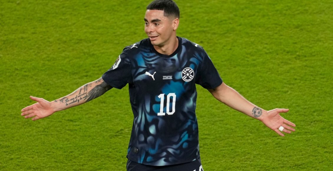 Μουντιάλ-2026:-Η-fifa-απέβαλε-σχολιαστή-μετά-την-κόκκινη-κάρτα-στον-Αλμιρόν-κόντρα-στην-Τουρκία