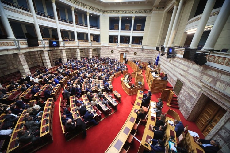 Στην-Ολομέλεια-η-συζήτηση-του-ν/σ-του-ΥΠΟΙΚ-και-της-τροπολογίας-με-τις-ευνοϊκές-ρυθμίσεις-για-τα-δάνεια-του-Νόμου-Κατσέλη