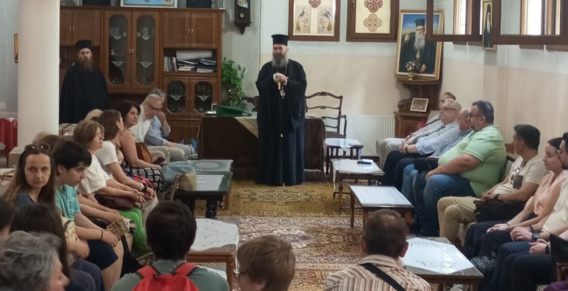 Υποδοχή-των-συνέδρων-της-ΙΓ΄-Επιστημονικής-Ημερίδας-και-Αγιασμός-του-διημέρου-της-κατασκήνωσης-από-τον-Μητροπολίτη-Φλωρίνης