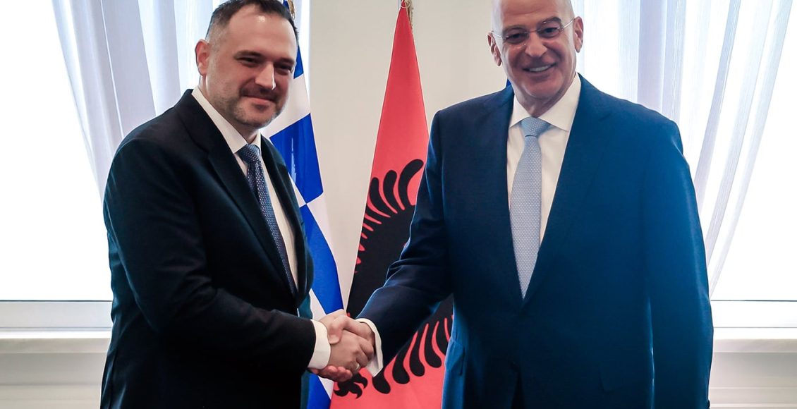 Συνάντηση-Δένδια-με-τον-Αλβανό-ομόλογό-του:-Στο-επίκεντρο-η-διμερής-αμυντική-συνεργασία,-διεθνή-ζητήματα-ασφαλείας-και-η-κυβερνοασφάλεια