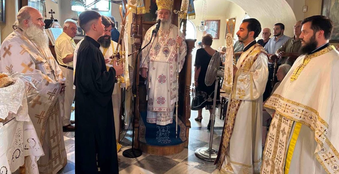 Ο-Μητροπολίτης-Ύδρας-στην-πανηγυρίζουσα-Ιερά-Μονή-Αγίων-Αναργύρων-στην-Ερμιόνη